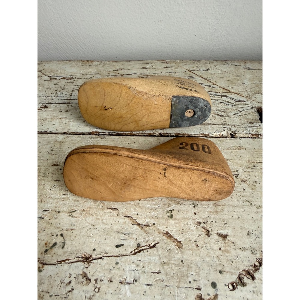 Vintage Century Last Co Empire Wood Shoe Lasts Pair 1944–60 Child Cobbler Forms - Picture 6 of 7